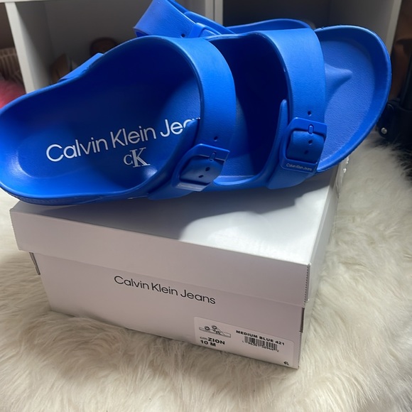 Calvin Klein Men or women Slipon - Picture 2 of 8